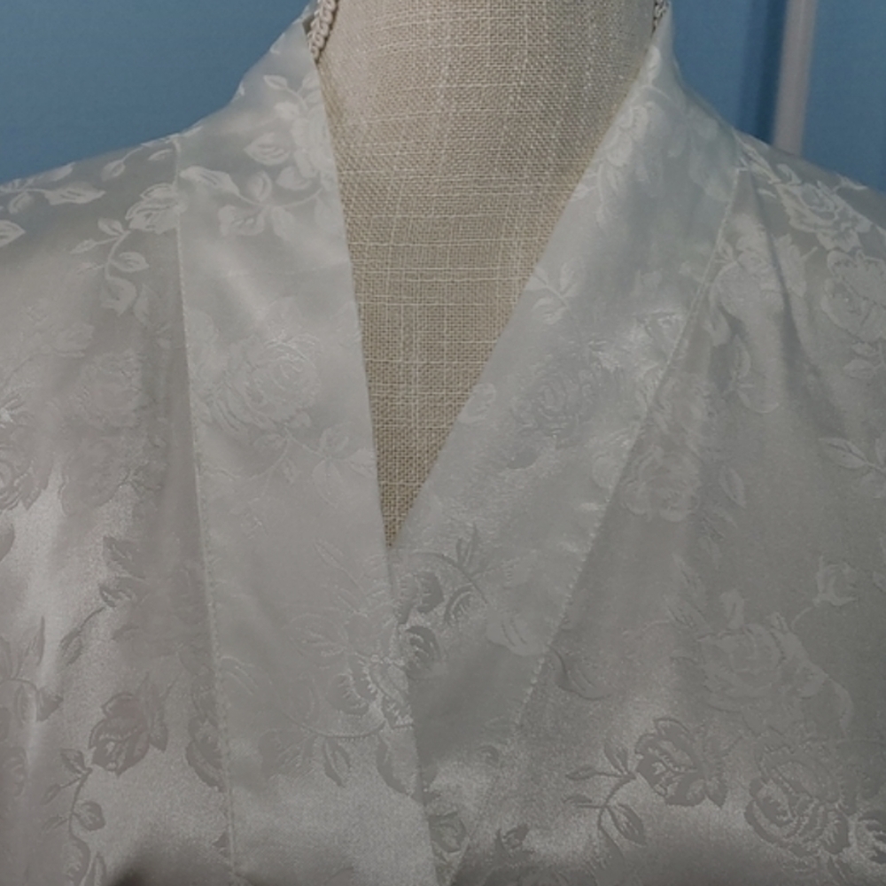 100% Silk Floral Kimono Robe - Bridal Robe - Picture 2 of 16